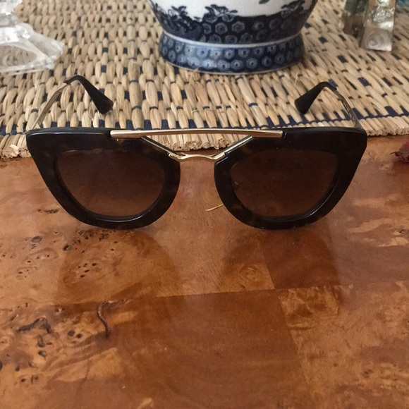 Chic Auth Prada sunglasses